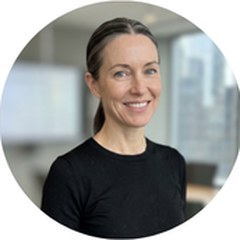 Lorrie, Manager